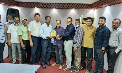 അബ്ദുല് കരിം മേച്ചേരിക്ക് ഐവ യാത്രയയപ്പ് നല്കി അബ്ദുല് കരിം മേച്ചേരിക്ക് ഐവ യാത്രയയപ്പ് നല്കി