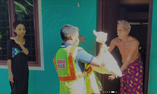 വാതില്പ്പടി സേവനം പദ്ധതി: വോളണ്ടിയര്മാരായി പ്രവര്ത്തിക്കാന് താല്പര്യമുള്ളവര്ക്ക് രജിസ്റ്റര് ചെയ്യാം വാതില്പ്പടി സേവനം പദ്ധതി: വോളണ്ടിയര്മാരായി പ്രവര്ത്തിക്കാന് താല്പര്യമുള്ളവര്ക്ക് രജിസ്റ്റര് ചെയ്യാം