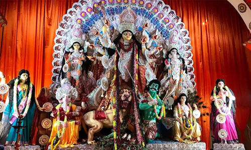 ഭബാനിപൂര്‍ ഉപതിരഞ്ഞെടുപ്പ് അടുത്തു; ബംഗാളിലെ ഓരോ ദുര്‍ഗാപൂജ പന്തലിനും 50,000 രൂപയുടെ ധനസഹായം പ്രഖ്യാപിച്ച് മമത