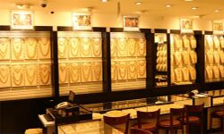 കടകളിലെ സിസിടിവി ദൃശ്യങ്ങള് ജിഎസ്ടി ഓഫിസുകളില് ലഭ്യമാക്കണം; മുഖ്യമന്ത്രിയുടേത് യുദ്ധപ്രഖ്യാപനമെന്നും സ്വര്ണവ്യാപാരികള് കടകളിലെ സിസിടിവി ദൃശ്യങ്ങള് ജിഎസ്ടി ഓഫിസുകളില് ലഭ്യമാക്കണം; മുഖ്യമന്ത്രിയുടേത് യുദ്ധപ്രഖ്യാപനമെന്നും സ്വര്ണവ്യാപാരികള്