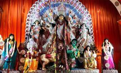 ഭബാനിപൂര്‍ ഉപതിരഞ്ഞെടുപ്പ് അടുത്തു; ബംഗാളിലെ ഓരോ ദുര്‍ഗാപൂജ പന്തലിനും 50,000 രൂപയുടെ ധനസഹായം പ്രഖ്യാപിച്ച് മമത