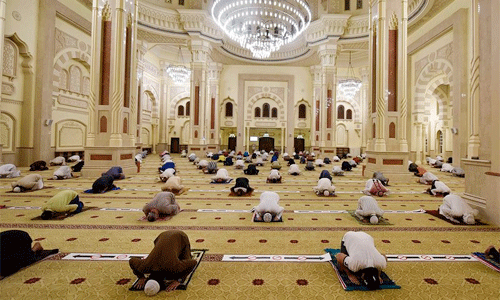 യുഎഇയില് പള്ളികളില് കൂടുതല് പേര്ക്ക് പ്രവേശനാനുമതി യുഎഇയില് പള്ളികളില് കൂടുതല് പേര്ക്ക് പ്രവേശനാനുമതി