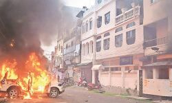 ത്രിപുരയില്‍ ബിജെപി-സിപിഎം സംഘര്‍ഷം; വാഹനങ്ങള്‍ തീവച്ചു നശിപ്പിച്ചു; സിപിഎം പാര്‍ട്ടി ഓഫിസുകള്‍ക്കു നേരെയും ആക്രമണം