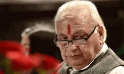 വിചാരധാര പഠിപ്പിക്കുന്നതില് തെറ്റില്ല; വിവാദ സിലബസിനെ പിന്തുണച്ച് കേരള ഗവര്ണര് ആരിഫ് മുഹമ്മദ് ഖാന് വിചാരധാര പഠിപ്പിക്കുന്നതില് തെറ്റില്ല; വിവാദ സിലബസിനെ പിന്തുണച്ച് കേരള ഗവര്ണര് ആരിഫ് മുഹമ്മദ് ഖാന്