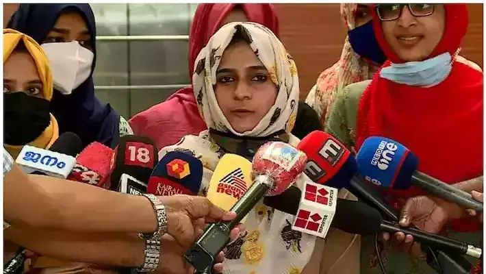 വിവാദങ്ങള് സംബന്ധിച്ച് പ്രതികരിക്കാനില്ലെന്ന് ഹരിത സംസ്ഥാന പ്രസിഡന്റ് വിവാദങ്ങള് സംബന്ധിച്ച് പ്രതികരിക്കാനില്ലെന്ന് ഹരിത സംസ്ഥാന പ്രസിഡന്റ്