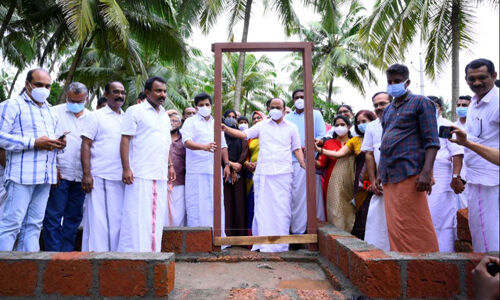 എപിജെ അബ്ദുല് കലാം ട്രസ്റ്റ് നിര്മിച്ചു നല്കുന്ന വീടുകളുടെ കട്ടിലവെപ്പ് കര്മം നിര്വ്വഹിച്ച് വി ഡി സതീശന് എപിജെ അബ്ദുല് കലാം ട്രസ്റ്റ് നിര്മിച്ചു നല്കുന്ന വീടുകളുടെ കട്ടിലവെപ്പ് കര്മം നിര്വ്വഹിച്ച് വി ഡി സതീശന്