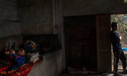 മ്യാന്മറില് സംഘര്ഷം; ആയിരത്തോളം അഭയാര്ത്ഥികള്കൂടി മിസോറം അതിര്ത്തി കടന്നു മ്യാന്മറില് സംഘര്ഷം; ആയിരത്തോളം അഭയാര്ത്ഥികള്കൂടി മിസോറം അതിര്ത്തി കടന്നു