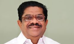 സര്‍വ്വ രാഷ്ട്രീയ-മത-സമുദായ നേതാക്കളുടെ യോഗം വിളിക്കണം; മുഖ്യമന്ത്രിക്ക് കത്തുമായി വി എം സുധീരന്‍