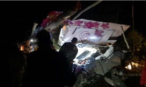 റഷ്യയില്‍ യാത്രാ വിമാനം തകര്‍ന്നുവീണ് നാല് പേര്‍ മരിച്ചു