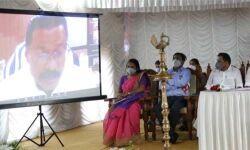 വാതില്പ്പടി സേവനം മുഴുവന് ഗ്രാമപ്പഞ്ചായത്തുകളിലേക്കും വാതില്പ്പടി സേവനം മുഴുവന് ഗ്രാമപ്പഞ്ചായത്തുകളിലേക്കും