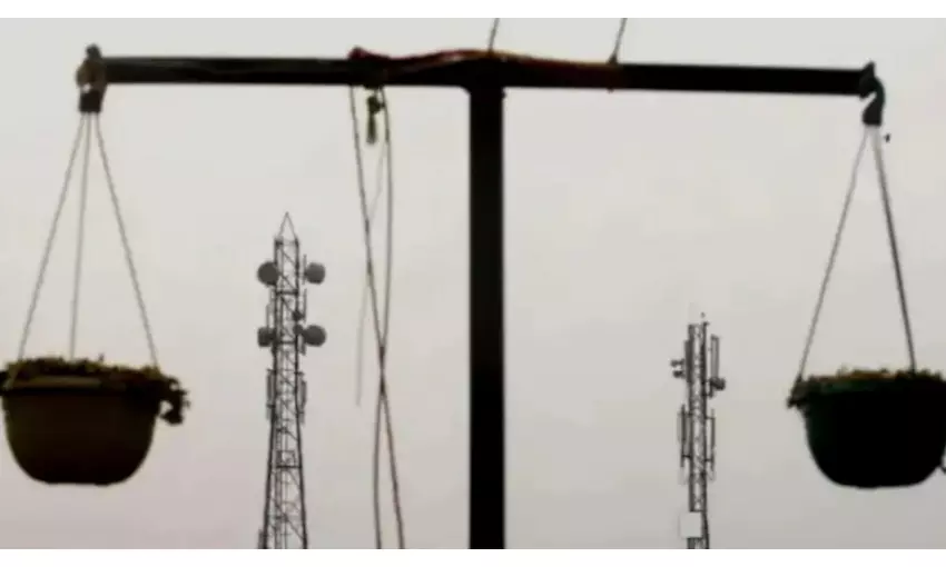 പ്രതിസന്ധിയിലായ ടെലികോം മേഖലയ്ക്ക് ആശ്വാസ പാക്കേജുമായി കേന്ദ്രം പ്രതിസന്ധിയിലായ ടെലികോം മേഖലയ്ക്ക് ആശ്വാസ പാക്കേജുമായി കേന്ദ്രം