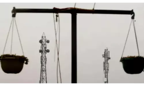 പ്രതിസന്ധിയിലായ ടെലികോം മേഖലയ്ക്ക് ആശ്വാസ പാക്കേജുമായി കേന്ദ്രം