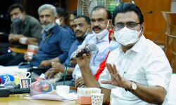 കൊച്ചി നഗരസഭയില് സേവനങ്ങള് ഓണ്ലൈനാകുന്നു കൊച്ചി നഗരസഭയില് സേവനങ്ങള് ഓണ്ലൈനാകുന്നു