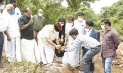 ലോക മുളദിനം: ഹൈഡെന്സിറ്റി ബാംബൂ പ്ലാന്റേഷന്റെ ഉദ്ഘാടനം അലിഗഢ് ക്യാപസില് ലോക മുളദിനം: ഹൈഡെന്സിറ്റി ബാംബൂ പ്ലാന്റേഷന്റെ ഉദ്ഘാടനം അലിഗഢ് ക്യാപസില്