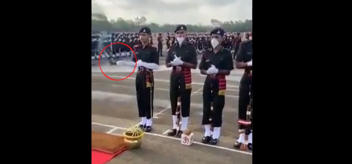 ഓം ജയ് ജഗദീഷ് ഹരേ പാടി ഇന്ത്യന്‍ സൈന്യത്തിന്റെ ബാന്‍ഡ്; മതേതര പാരമ്പര്യം ലഘിച്ചുവെന്ന് വിമര്‍ശനം