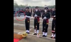 ഓം ജയ് ജഗദീഷ് ഹരേ പാടി ഇന്ത്യന്‍ സൈന്യത്തിന്റെ ബാന്‍ഡ്; മതേതര പാരമ്പര്യം ലഘിച്ചുവെന്ന് വിമര്‍ശനം