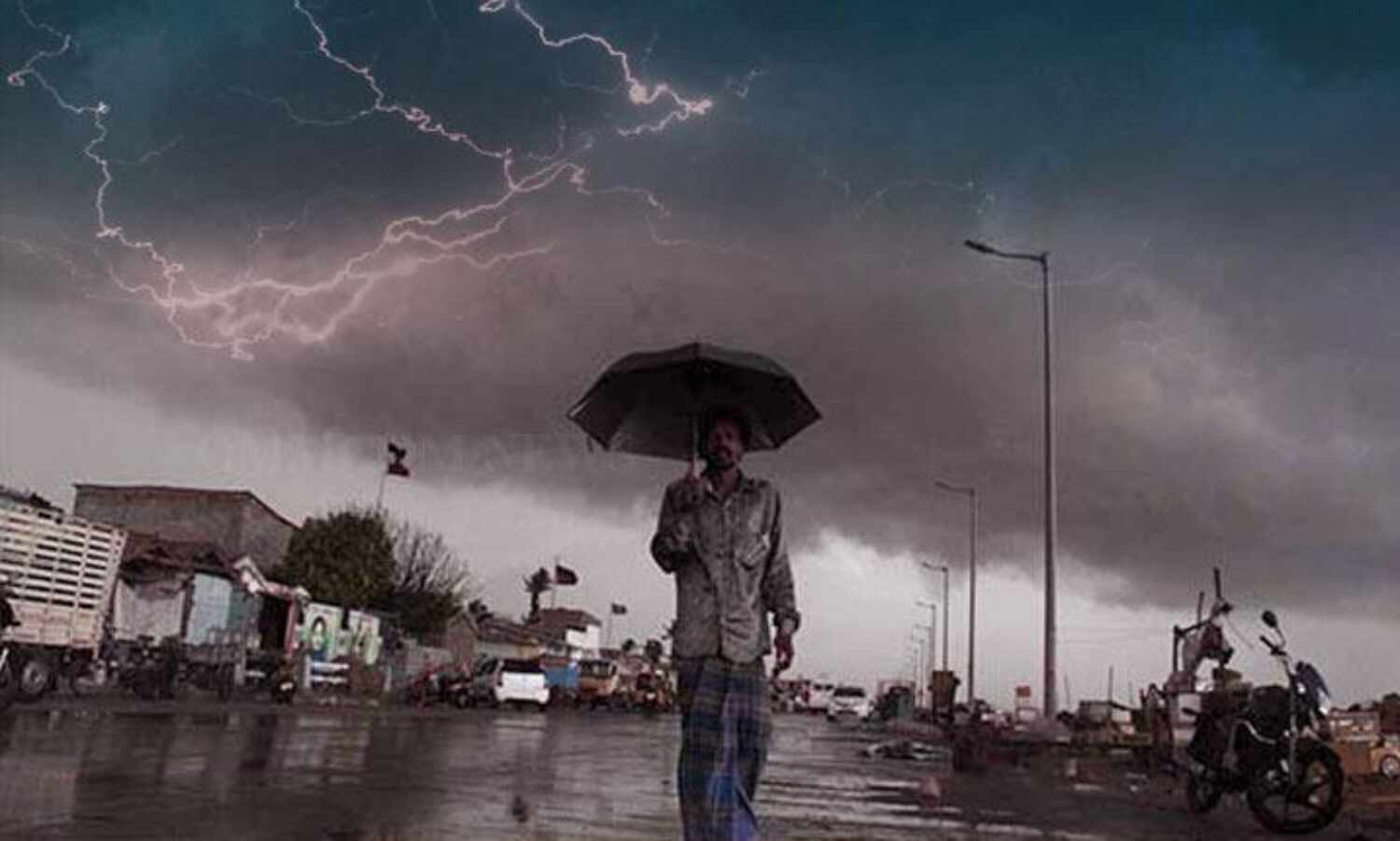 സംസ്ഥാനത്ത് വെള്ളിയാഴ്ച വരെ ഇടിമിന്നലോട് കൂടിയ മഴ; രണ്ട് ജില്ലകളില് യെല്ലോ അലര്ട്ട് സംസ്ഥാനത്ത് വെള്ളിയാഴ്ച വരെ ഇടിമിന്നലോട് കൂടിയ മഴ; രണ്ട് ജില്ലകളില് യെല്ലോ അലര്ട്ട്
