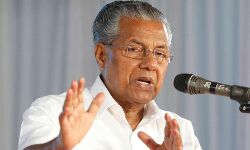 സാമൂഹിക തിന്മകള്‍ക്ക് മതത്തിന്റെ നിറം, തീവ്രവാദ പ്രസ്ഥാനങ്ങള്‍ക്ക് നന്മയുടെ മുഖം; രണ്ടും സമൂഹത്തെ ദുര്‍ബലപ്പെടുത്തുമെന്ന് മുഖ്യമന്ത്രി