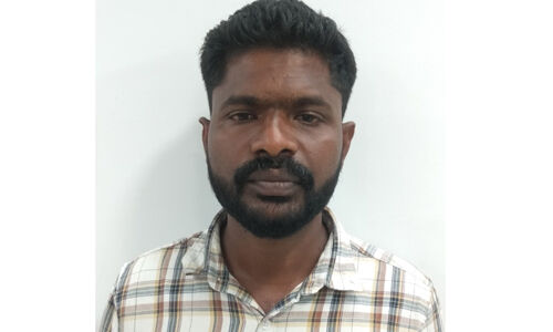 വാക്സിനെടുത്ത് മടങ്ങിയ യുവതിയെ പീഡിപ്പിക്കാന് ശ്രമം; പ്രതി പിടിയില് വാക്സിനെടുത്ത് മടങ്ങിയ യുവതിയെ പീഡിപ്പിക്കാന് ശ്രമം; പ്രതി പിടിയില്