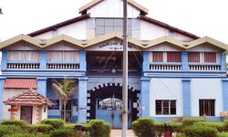 സൂപ്രണ്ടിന്റെ ഓഫിസിലിരുന്ന് പോലും ഫോണ് വിളി; വിയ്യൂര് ജയില് സൂപ്രണ്ട് എജി സുരേഷിന് കാരണം കാണിക്കല് നോട്ടീസ് സൂപ്രണ്ടിന്റെ ഓഫിസിലിരുന്ന് പോലും ഫോണ് വിളി; വിയ്യൂര് ജയില് സൂപ്രണ്ട് എജി സുരേഷിന് കാരണം കാണിക്കല് നോട്ടീസ്