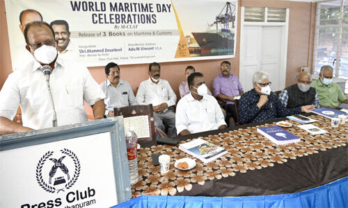 തീരദേശ കപ്പല് സര്വ്വീസ് വിഴിഞ്ഞത്തേക്ക് നീട്ടുന്ന കാര്യം പരിഗണനയില്: മന്ത്രി അഹമ്മദ് ദേവര്കോവില് തീരദേശ കപ്പല് സര്വ്വീസ് വിഴിഞ്ഞത്തേക്ക് നീട്ടുന്ന കാര്യം പരിഗണനയില്: മന്ത്രി അഹമ്മദ് ദേവര്കോവില്