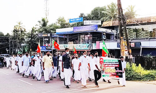 അസമില്‍ മുസ് ലിംകളെ കുടിയിറക്കുകയും വെടിവച്ച് കൊല്ലുകയും ചെയ്തതിനെതിരേ വ്യാപക പ്രതിഷേധം