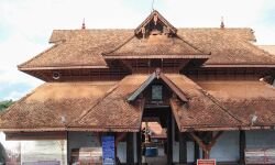 ഏറ്റുമാനൂര്‍ മഹാദേവ ക്ഷേത്രത്തിലെ സ്വര്‍ണ രുദ്രാക്ഷമാല മോഷണം പോയി