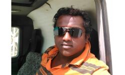 ടാര്പോളിന് മാറ്റുന്നതിനിടെ സിമന്റ് ലോറിയുടെ മുകളില് നിന്ന് തെന്നി വീണു മരിച്ചു ടാര്പോളിന് മാറ്റുന്നതിനിടെ സിമന്റ് ലോറിയുടെ മുകളില് നിന്ന് തെന്നി വീണു മരിച്ചു