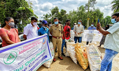 മിനി ഊട്ടി പ്ലാസ്റ്റിക് വിമുക്ത മേഖലയാക്കുക; കാംപയിനുമായി യൂത്ത് ഹോസ്റ്റല്‍സ്