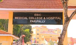 ആശുപത്രി ജീവനക്കാരെത്തിയില്ല; കൊല്ലത്ത് ചികിത്സ ലഭിക്കാതെ ആംബുലന്‍സില്‍ കിടന്ന് കൊവിഡ് രോഗി മരിച്ചു