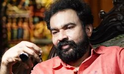 പുരാവസ്തു വില്‍പ്പനക്കാരനെന്ന പേരില്‍ 10 കോടിയുടെ തട്ടിപ്പ്: പ്രതി മോന്‍സണ്‍ മാവുങ്കലിന്റെ വീട്ടില്‍ കസ്റ്റംസിന്റെയും വനംവകുപ്പിന്റെയും പരിശോധന