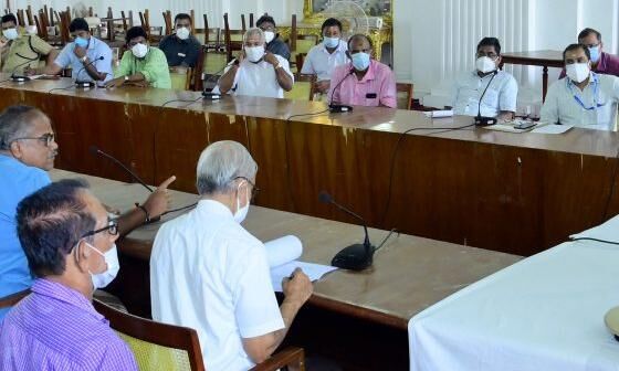 നവരാത്രി മഹോത്സവം: സെക്രട്ടേറിയറ്റിലെ ദര്ബാര് ഹാളില് യോഗം ചേര്ന്നു നവരാത്രി മഹോത്സവം: സെക്രട്ടേറിയറ്റിലെ ദര്ബാര് ഹാളില് യോഗം ചേര്ന്നു