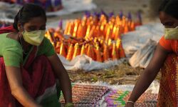 വായുമലിനീകരണം; ഡല്ഹിയില് ജനുവരി ഒന്നു വരെ പടക്കം നിരോധിച്ചു വായുമലിനീകരണം; ഡല്ഹിയില് ജനുവരി ഒന്നു വരെ പടക്കം നിരോധിച്ചു