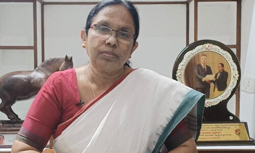 ഫാര്മസിസ്റ്റുകളുടെ സേവനം ശ്ലാഘനീയമെന്ന് ശൈലജ ടീച്ചര് ഫാര്മസിസ്റ്റുകളുടെ സേവനം ശ്ലാഘനീയമെന്ന് ശൈലജ ടീച്ചര്