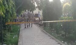ഡല്‍ഹിയില്‍ വീണ്ടും ക്രൂരത; വസ്ത്രങ്ങള്‍ വലിച്ചുകീറി, പ്രായപൂര്‍ത്തിയാവാത്ത പെണ്‍കുട്ടി പാര്‍ക്കില്‍ മരിച്ച നിലയില്‍