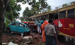 കെഎസ്ആര്‍ടിസി ബസ്സ് ഓട്ടോ ടാക്‌സിയിലും ഗുഡ്‌സിലും ഇടിച്ചു; നിരവധി പേര്‍ക്ക് പരുക്ക്
