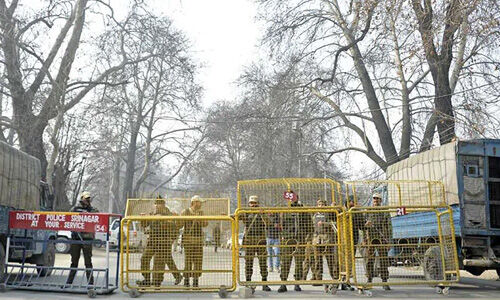 കശ്മീരില്‍ സായുധാക്രമണം; പ്രമുഖ രസതന്ത്രജ്ഞന്‍ ഉള്‍പ്പെടെ മൂന്നുപേര്‍ കൊല്ലപ്പെട്ടു