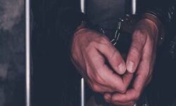 കോളജ് വിദ്യാര്ഥിനിയുടെ മാലപൊട്ടിച്ച് കടന്നു കളഞ്ഞ യുവതി പോലിസ് പിടിയില് കോളജ് വിദ്യാര്ഥിനിയുടെ മാലപൊട്ടിച്ച് കടന്നു കളഞ്ഞ യുവതി പോലിസ് പിടിയില്