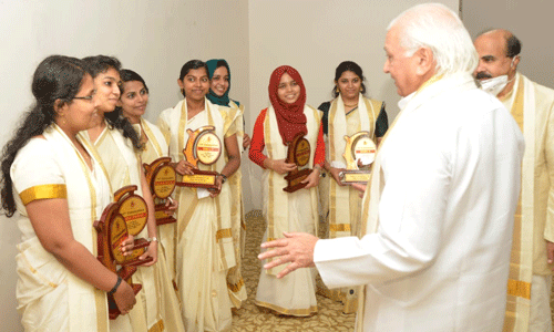 ആരോഗ്യ സംരക്ഷണത്തില്‍ കേരളം മുന്നില്‍: ഗവര്‍ണര്‍  -14,229 പേര്‍ക്ക് ബിരുദം സമ്മാനിച്ചു