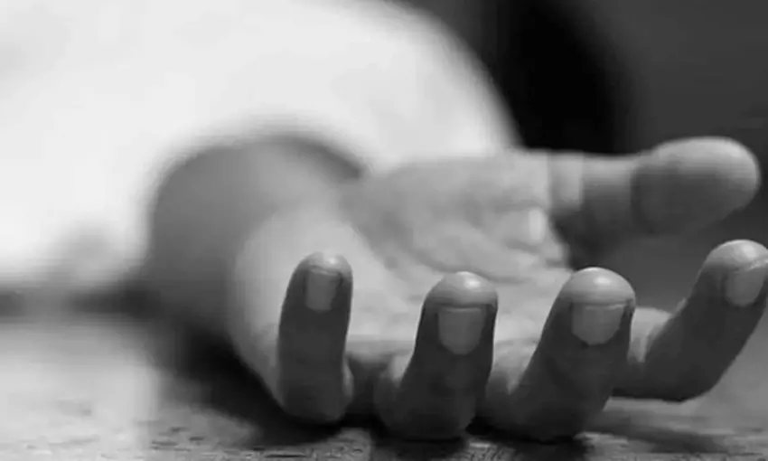 യുപി: പള്ളിയില് ഖുര്ആന് ഓതുകയായിരുന്ന മധ്യവയസ്കനെ വെടിവച്ച് കൊന്നു യുപി: പള്ളിയില് ഖുര്ആന് ഓതുകയായിരുന്ന മധ്യവയസ്കനെ വെടിവച്ച് കൊന്നു