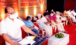 ചരിത്ര സത്യങ്ങള് സമൂഹത്തില് ലഭ്യമാക്കുന്നത് സര്ഗാത്മക പ്രതിരോധം: മന്ത്രി അഹമ്മദ് ദേവര്കോവില് ചരിത്ര സത്യങ്ങള് സമൂഹത്തില് ലഭ്യമാക്കുന്നത് സര്ഗാത്മക പ്രതിരോധം: മന്ത്രി അഹമ്മദ് ദേവര്കോവില്