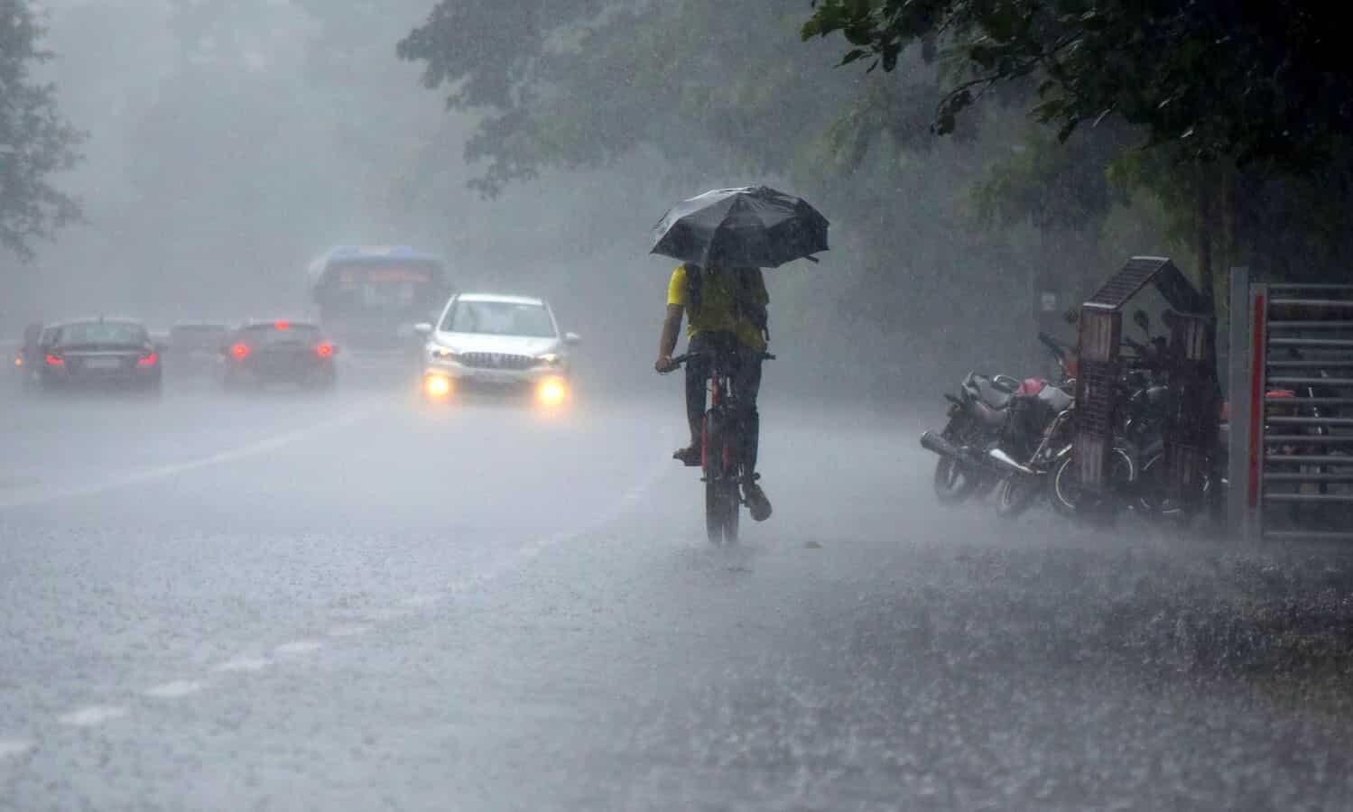 സംസ്ഥാനത്ത് ഇന്നും മഴയ്ക്ക് സാധ്യത; 10 ജില്ലകളില്‍ യെല്ലോ അലര്‍ട്ട്