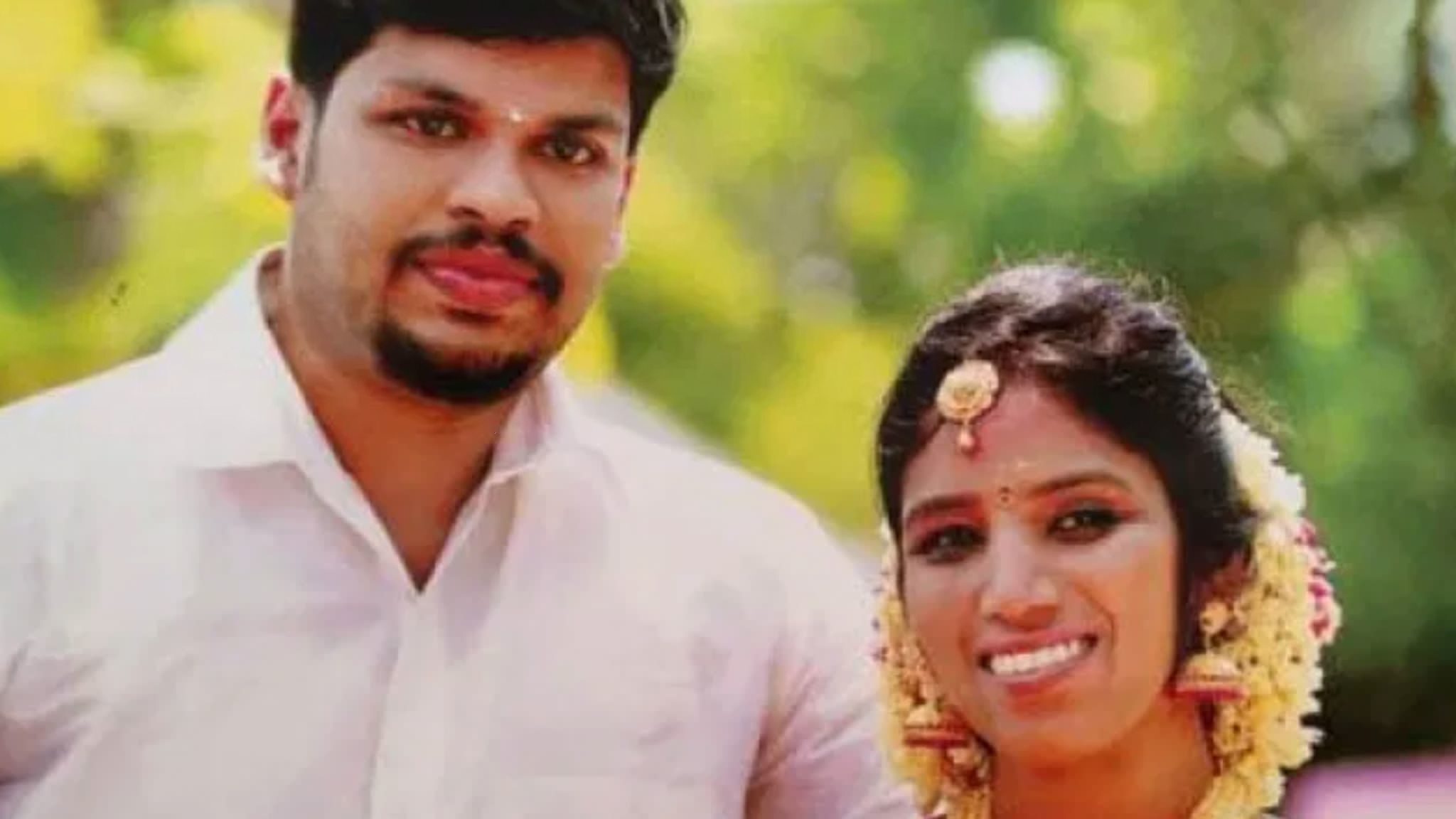 ഒരുവര്ഷം നീണ്ട വിചാരണ, ജീവനുള്ള വസ്തു കൊലപാതകത്തിന് ആയുധം; ഉത്ര വധക്കേസില് വിധി ഇന്ന് ഒരുവര്ഷം നീണ്ട വിചാരണ, ജീവനുള്ള വസ്തു കൊലപാതകത്തിന് ആയുധം; ഉത്ര വധക്കേസില് വിധി ഇന്ന്