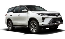 ടൊയോട്ട കിര്‍ലോസ്‌കര്‍ മോട്ടോര്‍ ലെജന്‍ഡര്‍ 4x4 വേരിയന്റ് പുറത്തിറക്കി