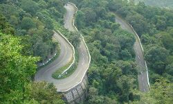 മണ്ണിടിച്ചില്‍ ഭീഷണി; ഇടുക്കിയില്‍ രാത്രികാല യാത്രയ്ക്ക് നിരോധനം