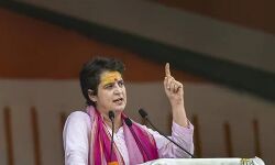 കാറിടിപ്പിച്ച് കൊന്ന കര്‍ഷകന് അന്തിമോപചാരം അര്‍പ്പിക്കാന്‍ പ്രിയങ്കാ ഗാന്ധി ലഖിംപൂരിലേക്ക്; രാഷ്ട്രീയക്കാര്‍ക്ക് വേദി അനുവദിക്കില്ലെന്ന് സംയുക്ത കര്‍ഷക സംഘടന