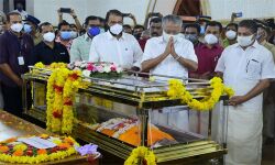 เดฎเดนเดพเดจเดเดจเตโ เดจเตเดเตเดฎเตเดเดฟ เดตเตเดฃเตเดตเดฟเดจเต เดเดฆเดฐเดพเดเตเดเดฒเดฟเดฏเดฐเตโเดชเตเดชเดฟเดเตเดเดพเดจเตโ เดเดฏเดฟเดฐเดเตเดเดณเตโ; เดธเดเดธเตโเดเดพเดฐเด เดเดเตเดเดฏเตเดเตเดเต เดฐเดฃเตเดเดฟเดจเต เดฎเดนเดพเดจเดเดจเตโ เดจเตเดเตเดฎเตเดเดฟ เดตเตเดฃเตเดตเดฟเดจเต เดเดฆเดฐเดพเดเตเดเดฒเดฟเดฏเดฐเตโเดชเตเดชเดฟเดเตเดเดพเดจเตโ เดเดฏเดฟเดฐเดเตเดเดณเตโ; เดธเดเดธเตโเดเดพเดฐเด เดเดเตเดเดฏเตเดเตเดเต เดฐเดฃเตเดเดฟเดจเต