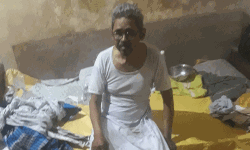 കുഴഞ്ഞ് വീണ് മരിച്ച മധ്യവയസ്കന്റെ ബന്ധുക്കളെ കണ്ടെത്തി; സഹായമായി എസ്ഡിപിഐ ഭാരവാഹികള് കുഴഞ്ഞ് വീണ് മരിച്ച മധ്യവയസ്കന്റെ ബന്ധുക്കളെ കണ്ടെത്തി; സഹായമായി എസ്ഡിപിഐ ഭാരവാഹികള്