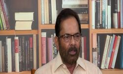 സവര്ക്കറെ വില്ലനായി അവതരിപ്പിച്ചത് കപട മതേതരവാദികളാണെന്ന് മുഖ്താര് അബ്ബാസ് നഖ്വി സവര്ക്കറെ വില്ലനായി അവതരിപ്പിച്ചത് കപട മതേതരവാദികളാണെന്ന് മുഖ്താര് അബ്ബാസ് നഖ്വി