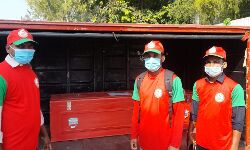 സോഷ്യല് ഫോറം ഇടപെടലില് നാലു മാസം മുമ്പ് മരണപ്പെട്ട യുപി സ്വദേശിയുടെ മൃതദേഹം നാട്ടിലെത്തിച്ചു സോഷ്യല് ഫോറം ഇടപെടലില് നാലു മാസം മുമ്പ് മരണപ്പെട്ട യുപി സ്വദേശിയുടെ മൃതദേഹം നാട്ടിലെത്തിച്ചു